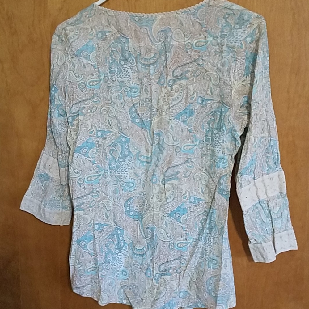 Button down blouse - Picture 2 of 4